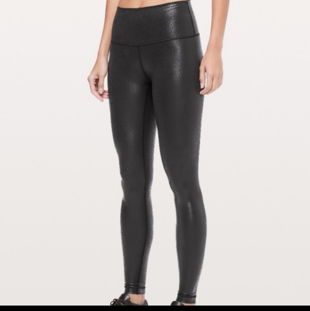 Lululemon wander under luminous foil
